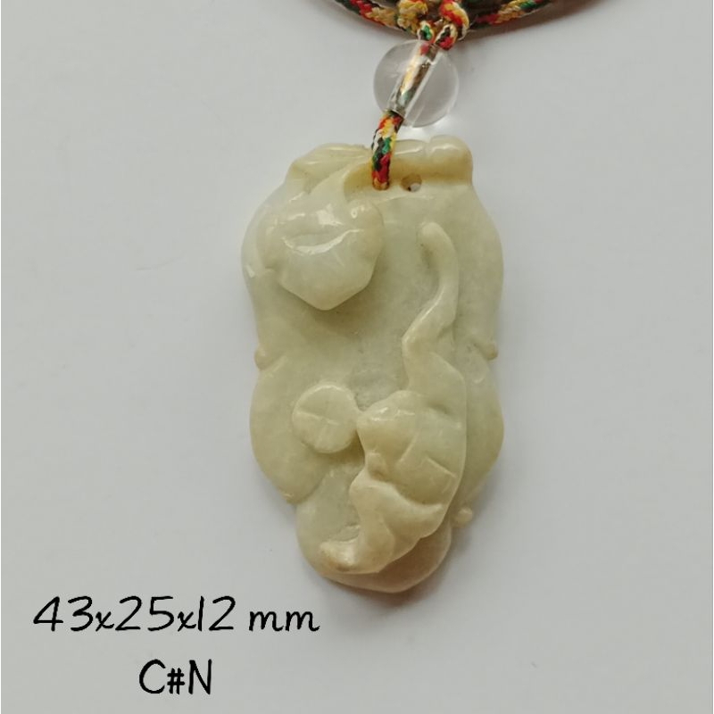 liontin batu giok burma