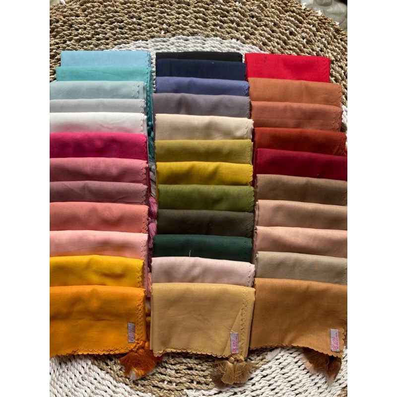 Hijab segiempat R139 voal polos tasel