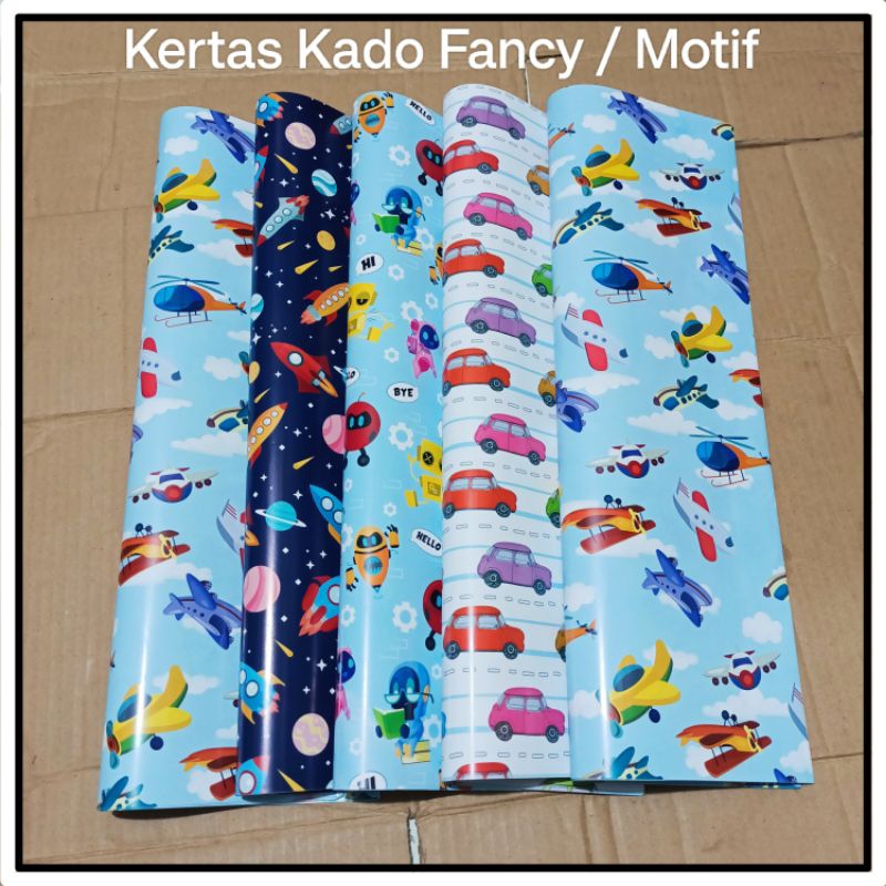 

10 Lembar Kertas Kado Motif