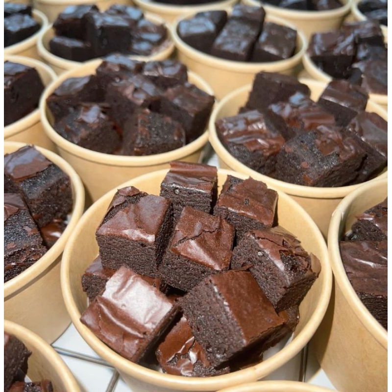 

BROWNIES BITES CUP/ BROWNIES Happ