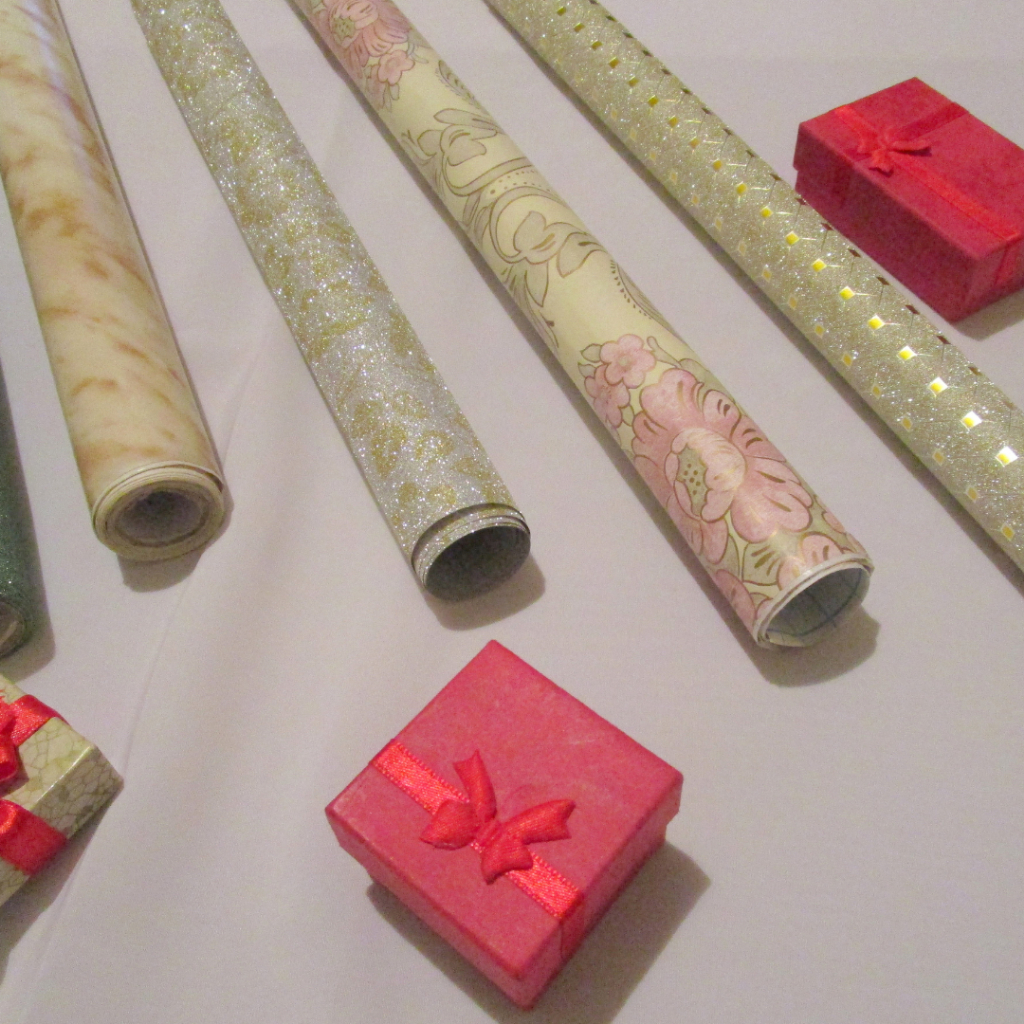 

Kertas Kado Ulang Tahun Packing Motif Random Paper Bag Ulang Tahun Anak