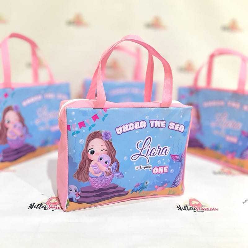

Tas Ultah Anak Souvenir Ulang Tahun resleting Custom muat kotak BENTO