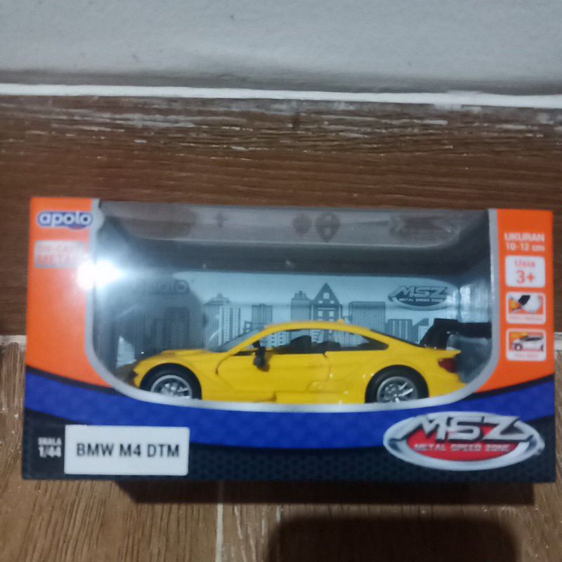 bmw m4 dtm apolo kuning