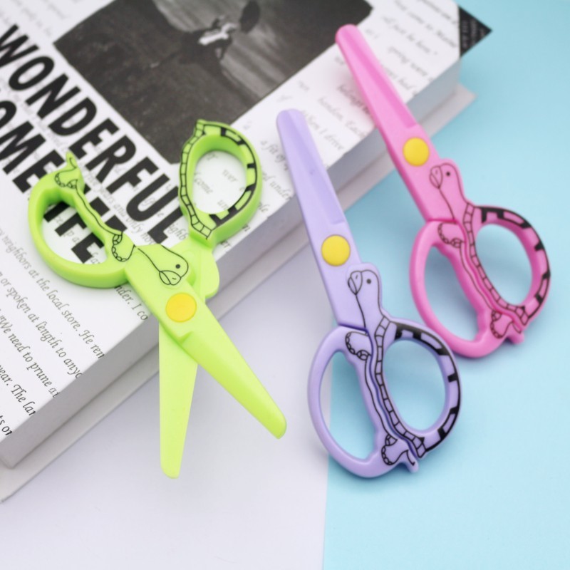 

Plastic Safety Scissors Gunting Plastik Aman Untuk Anak Anak 1161