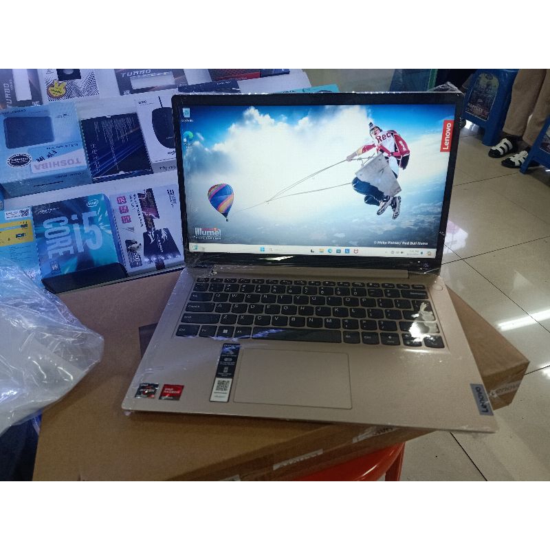 LAPTOP LENOVO IDEAPAD SLIM 1.AMD RYZEN 3.RAM 8GB.SSD 512GB.14".WIN 11