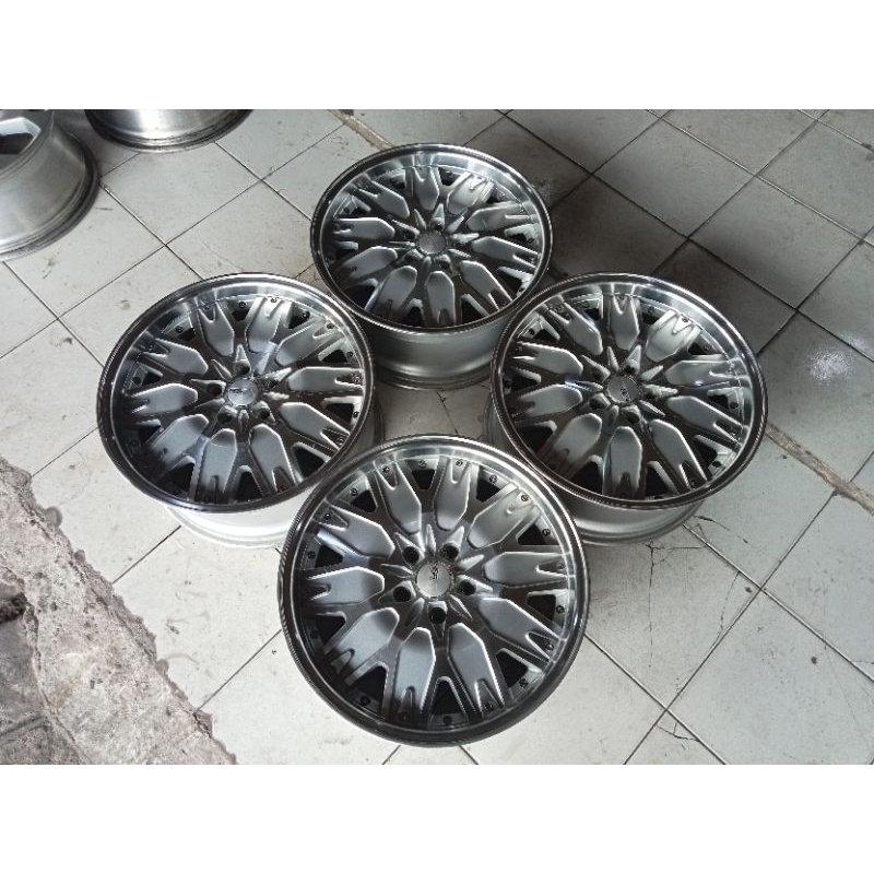 Velg Bekas HSR Ring 18 Lebar 8 et 45 pcd 5x114 Kondisi velg Siap pakai