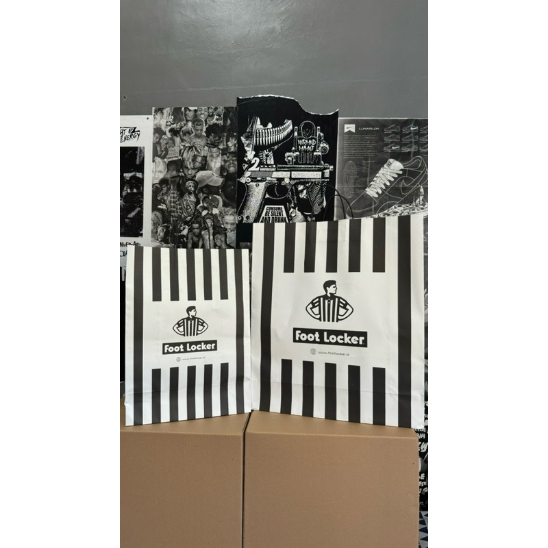 

Paperbag Footlocker