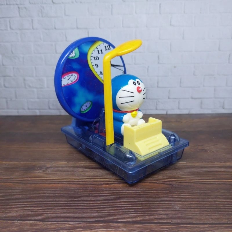 Figure Doraemon Mesin Waktu McD Happy Meal