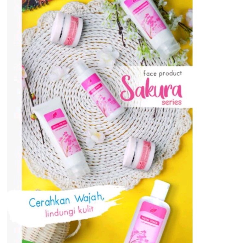 Larissa Rangkain Pembersih Sakura