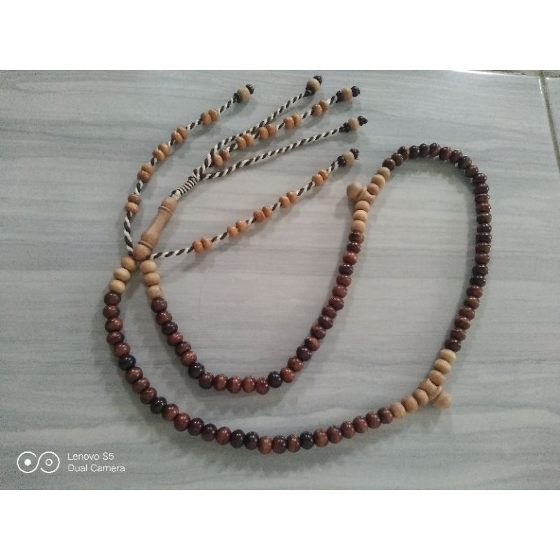 tasbih cantik 99 butir kombinasi kayu stigi dab cendana lokal rumbai tijani