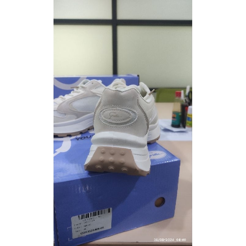 Sepatu Sneaker Corolla Wanita