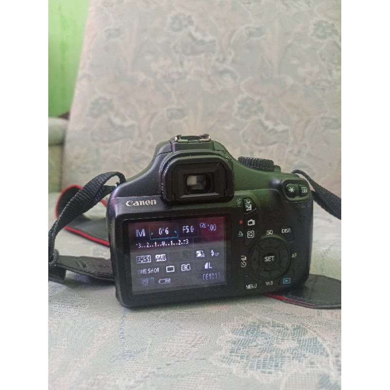 Kamera Canon 1100D