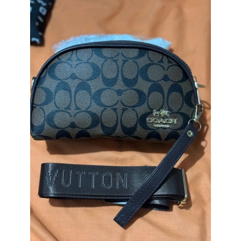 Tas Selempang Coach Signature 2 Ruangan (Ala coach)