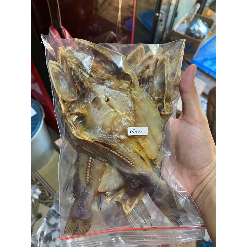 

ikan asin / kering Baung sungai kalimantan