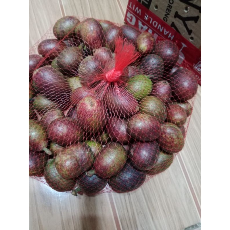 

buah matoa fresh baru dipetikkan