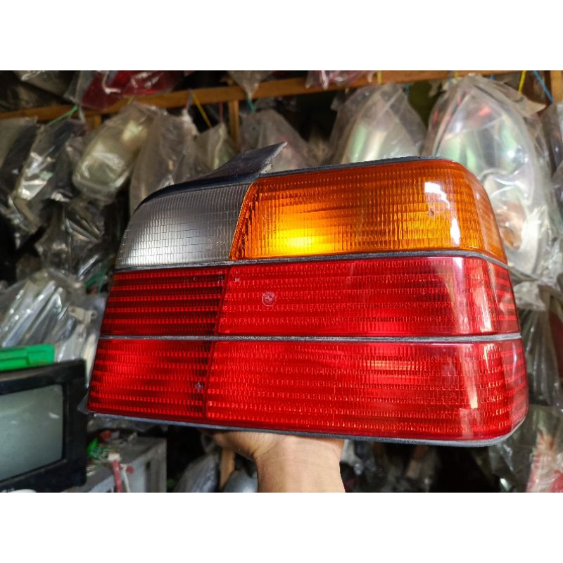 STOP LAMP LAMPU BELAKANG BMW E36 KANAN ORIGINAL
