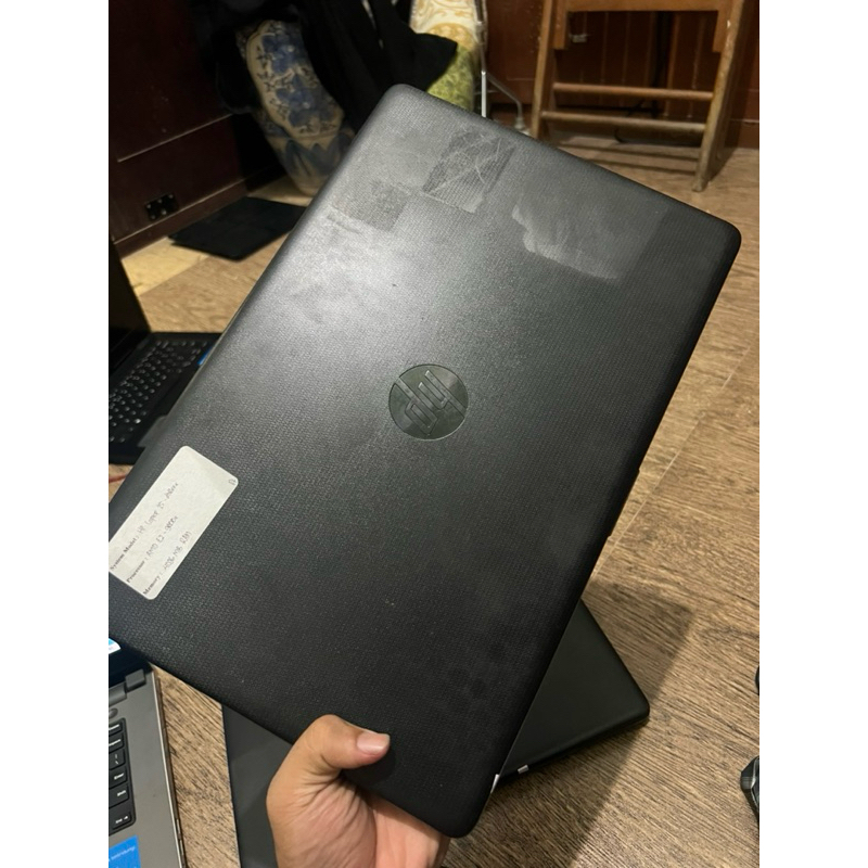 LAPTOP 1  JUTAAN HP AMD E2-9000e