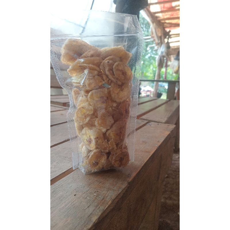 

kripik pisang manis dan singkong gurih dan pedas manis