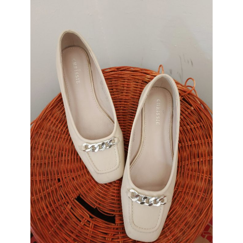 Flatshoes sepatu sandal wanita Payless CHRISSIE