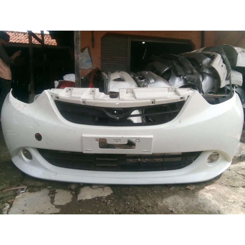 bemper depan sirion 2012