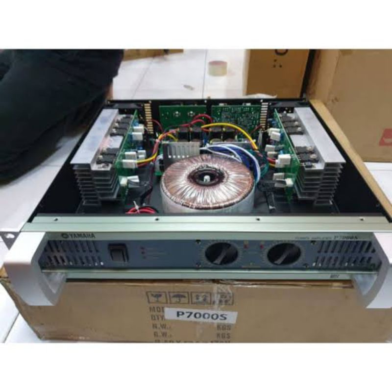 POWER AMPLIFIER YAMAHA P7000S STEREO P7000 P 7000 S