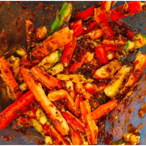 

SEBLAK KRUPUK BETON PEDAS 1 KG