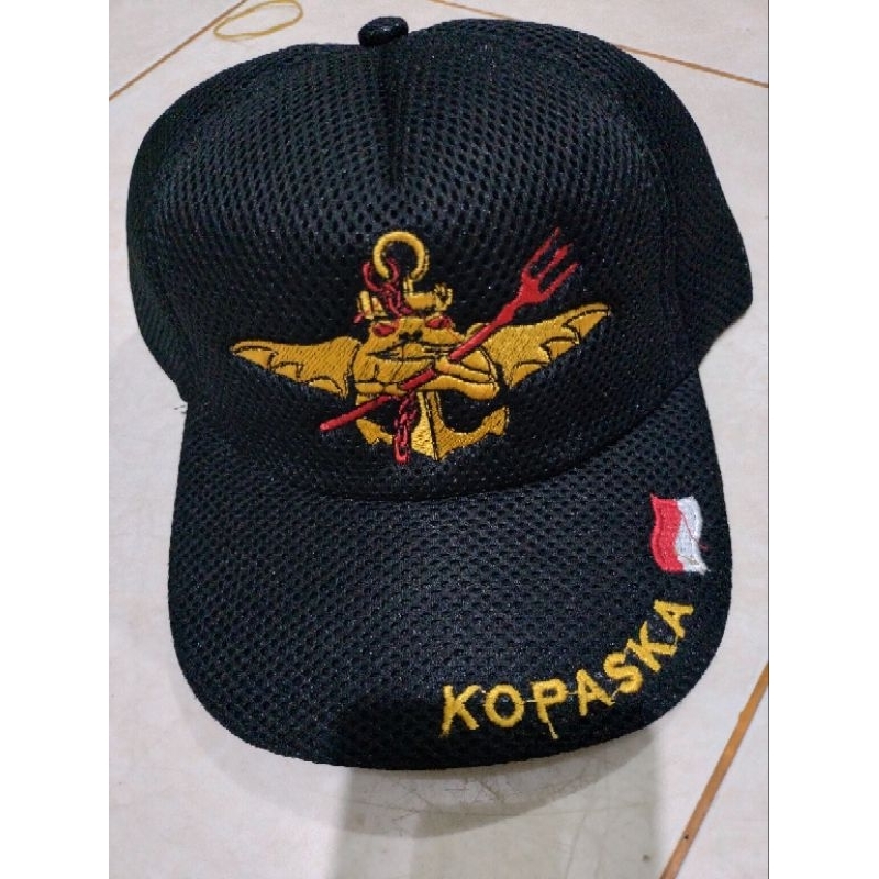 TOPI KOPASKA JARING HITAM