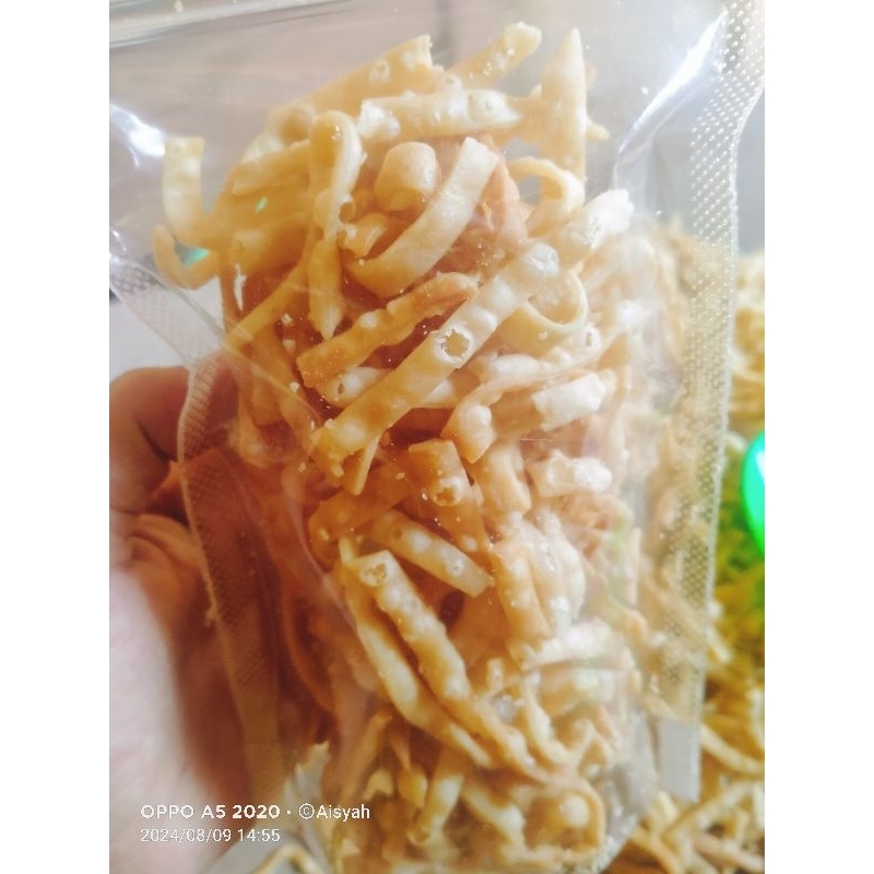 

kerupuk stik bawang