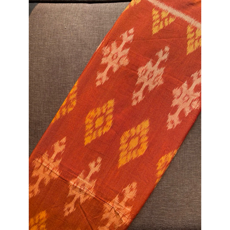 Preloved - Kain Tenun Pasar Wastra Swargem (Orange)