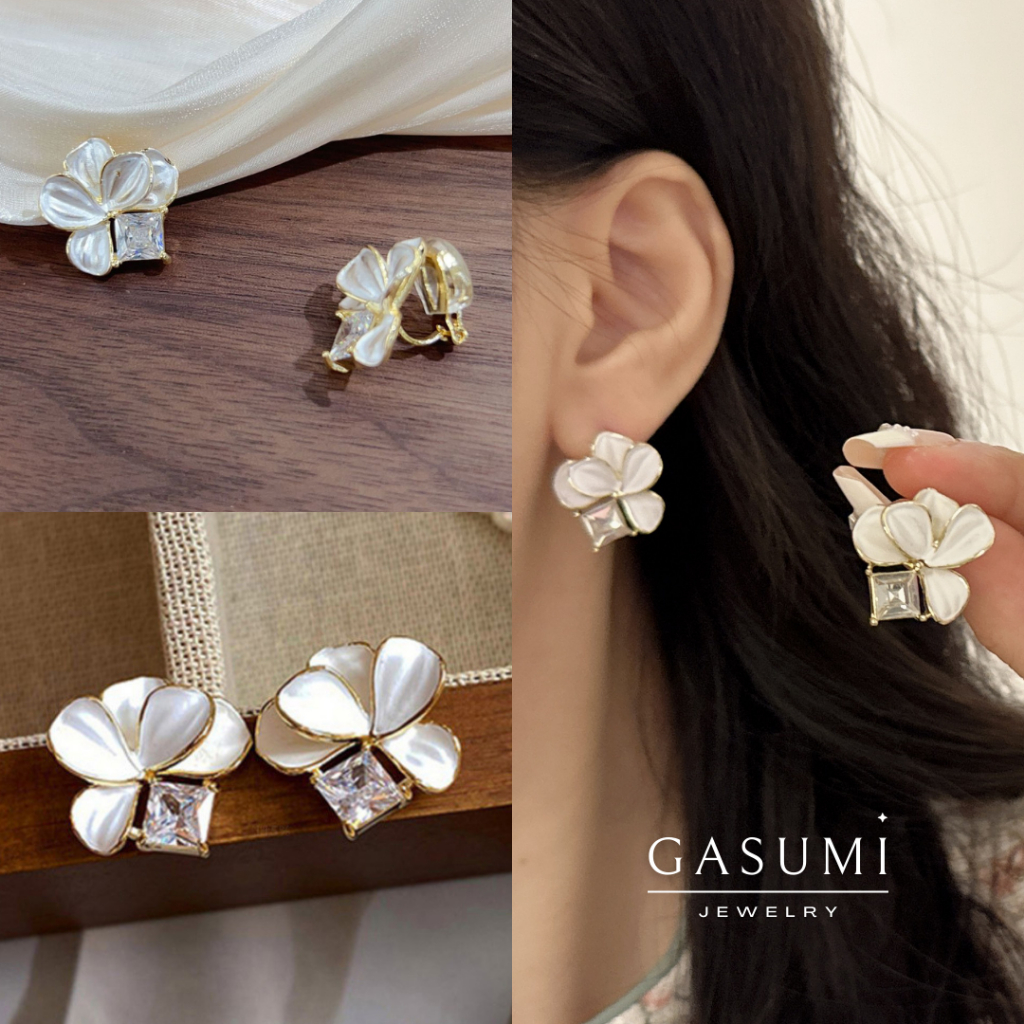 VANDA - Anting Jepit Tanpa Tindik Bunga Putih Orchid Rose Petals Elegant White Gold Earclip Clip On 