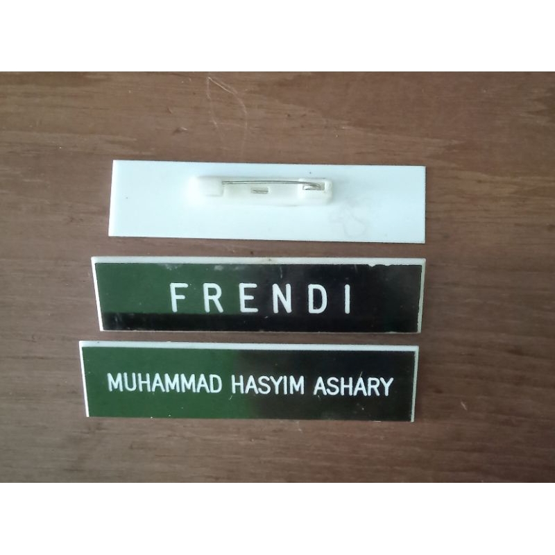 

Nama Dada Akrilik Gravir