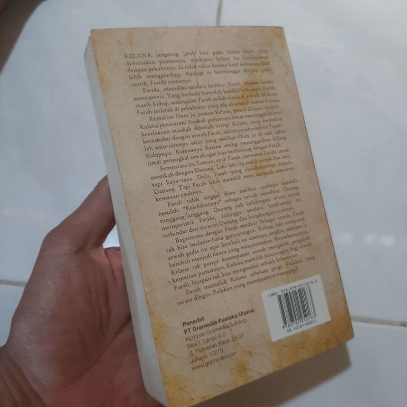 

Pelukan Yang dingin V lestari