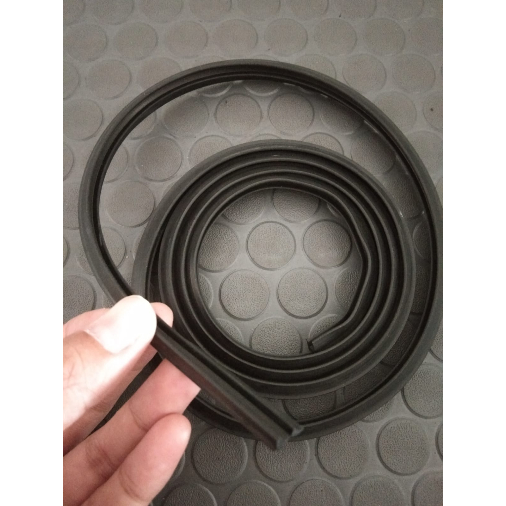 Karet Lis Fender Mobil Suzuki Sidekick