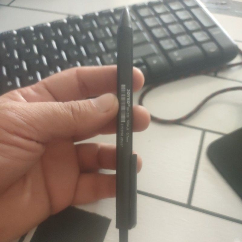 

Pena Mekanik,Pena Cetekan merk joyko BP 338 vokus 0,7 mm warna hitam harga satuan