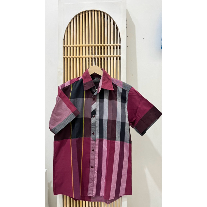 Kemeja Cowok Lengan Pendek Merk LR2 Lamode Size L