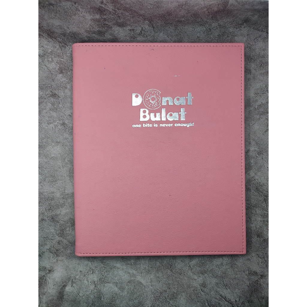 

Buku menu warna pink size a4 / a5 custom logo salon,spa,butik,cafe,resto,hotel,dll.