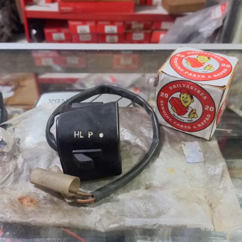 SWITCH LIGHT SAKLAR SAKELAR HOLDER LAMPU STATER KANAN ASTREA STAR PRIMA ENGKEL ORIGINAL KGD 35150-GN