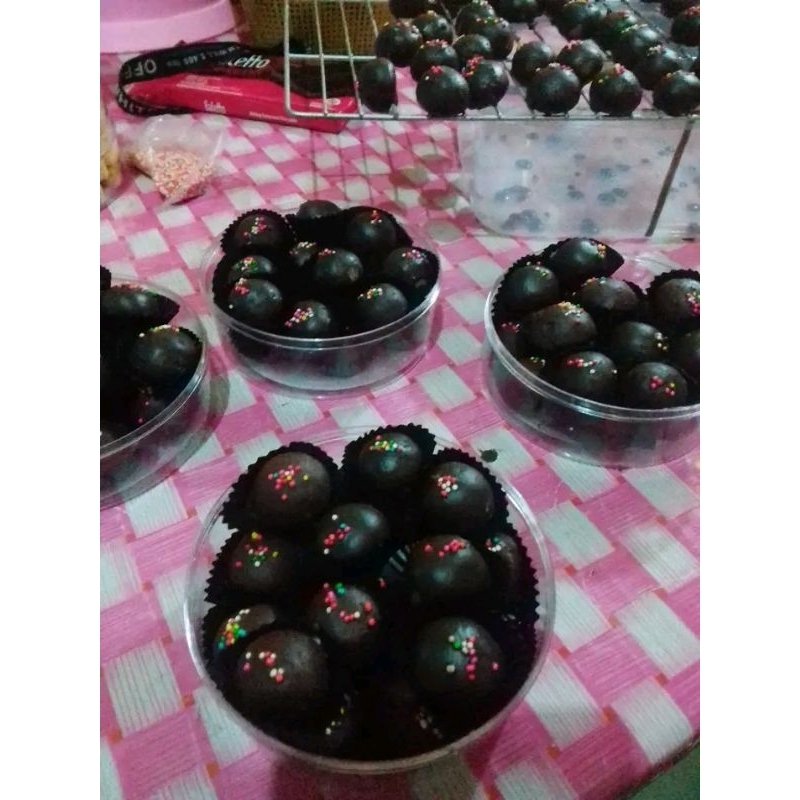 

Cookies Bola bola Coklat- lumer Enak- lembut