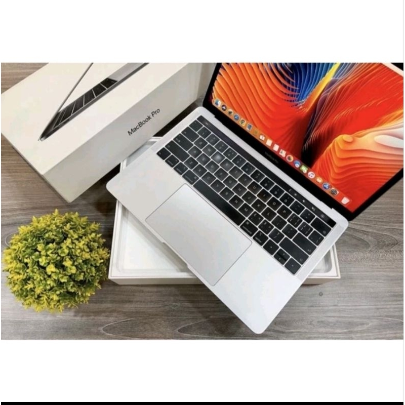 Macbook Pro Chipset M1 2020 8/256gb 13" in
