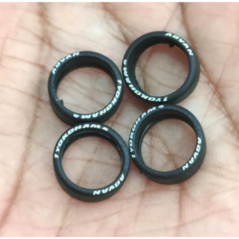 Ban Karet tampo Yokohama Advan