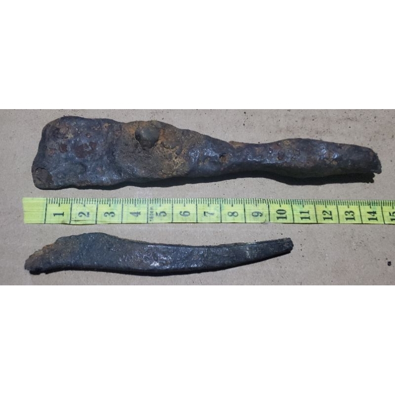 2 biji pusaka temuan sungai untuk koleksi/hiasan/dll.