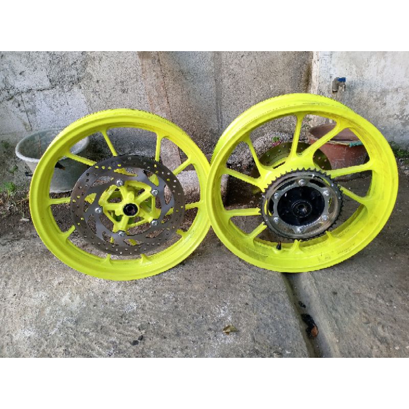 velg original Yamaha r15 v3