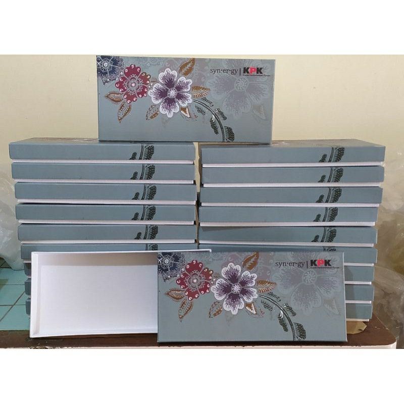 Hardbox packing kain batik/box batik custom printing