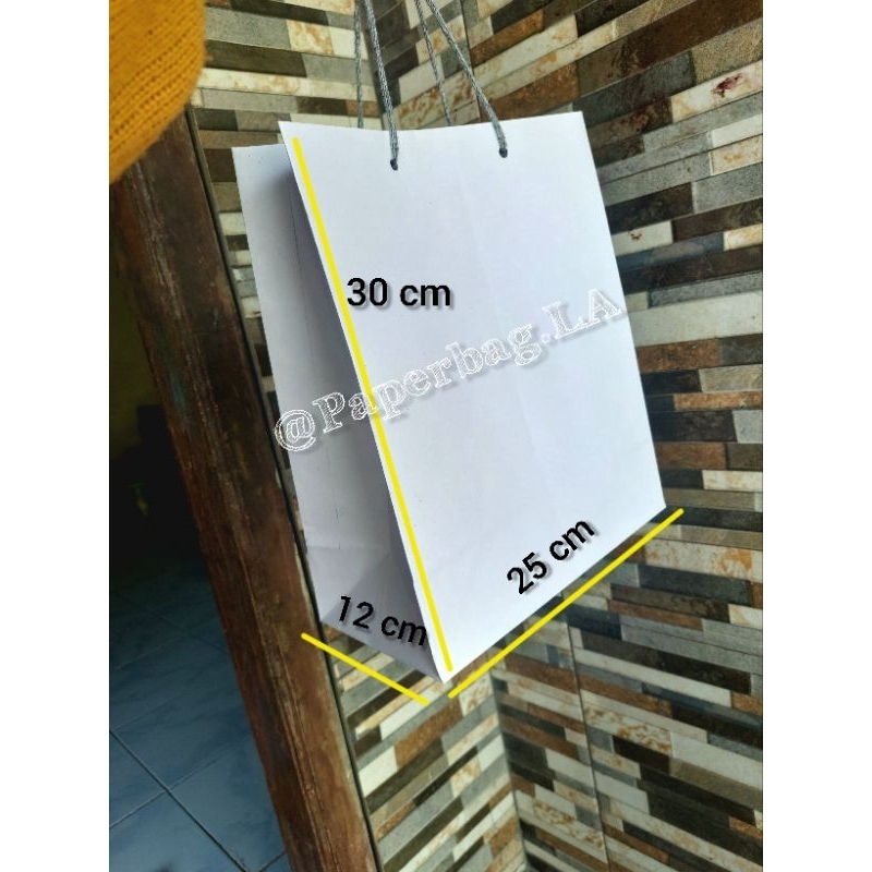 

Paperbag Putih 25x30 cm Pigora Polos / Hampers