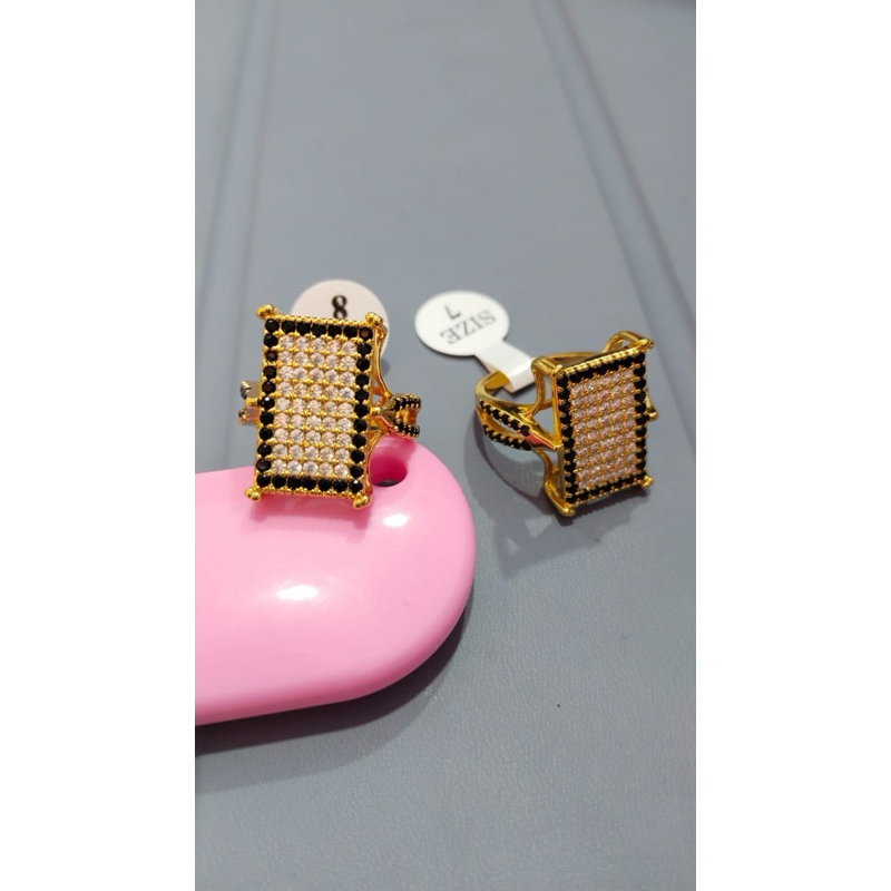 cincin kotak mata hitam wanita