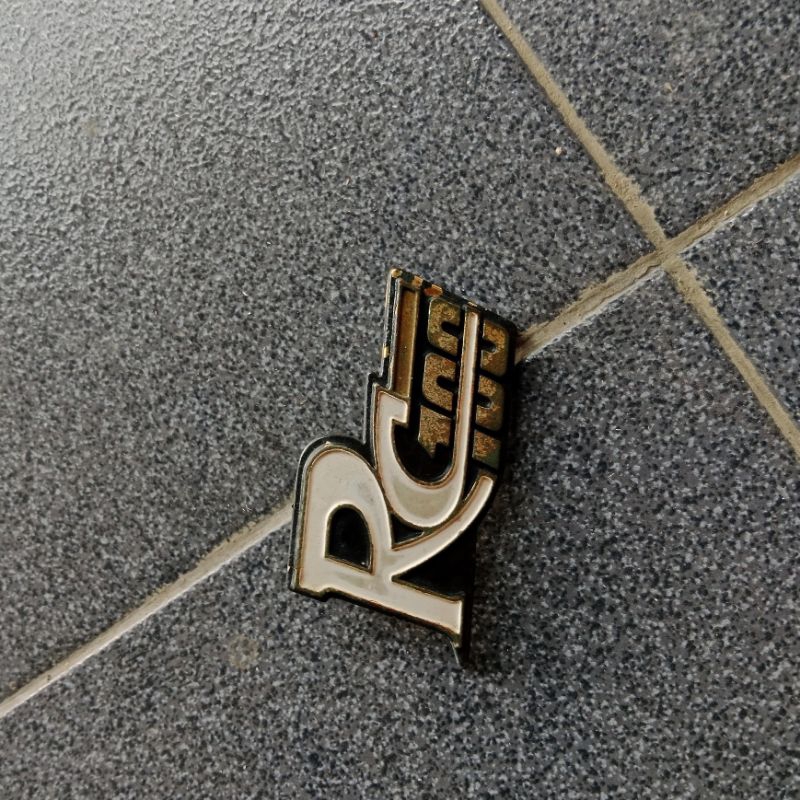 emblem suzuki rc 100 rare