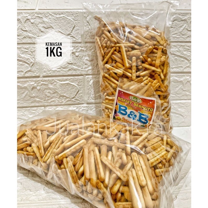 

Biskuit Stik Durian 1kg Manis Renyah Stik Durian Jajan Lebaran Cemilan Manis Stik Durian Legit Bikin Nagih