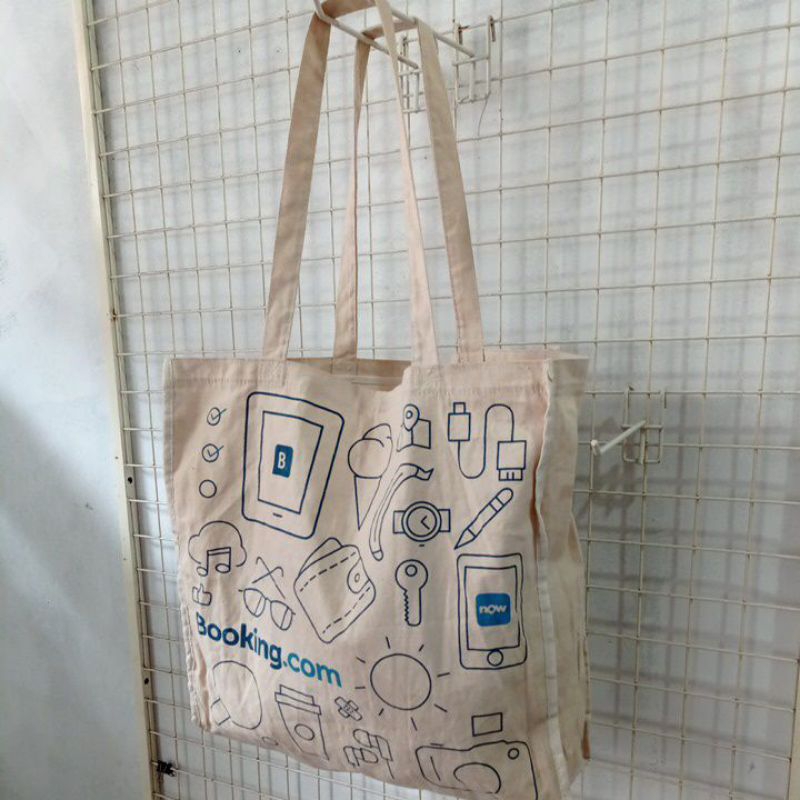 TOTE BAG - booking.com- 10x41x tinggi 38cm