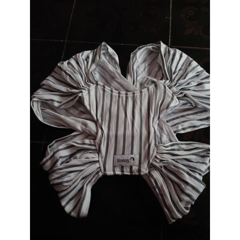 Preloved Konny Baby Carrier Gendongan wrap