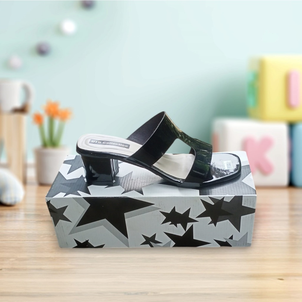 Sandal Slop Wanita Hak Tahu 5 Cm Bahan Glosi